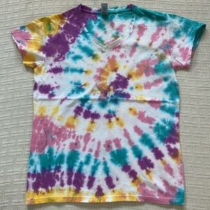 Gildan tie dye tee shirt.